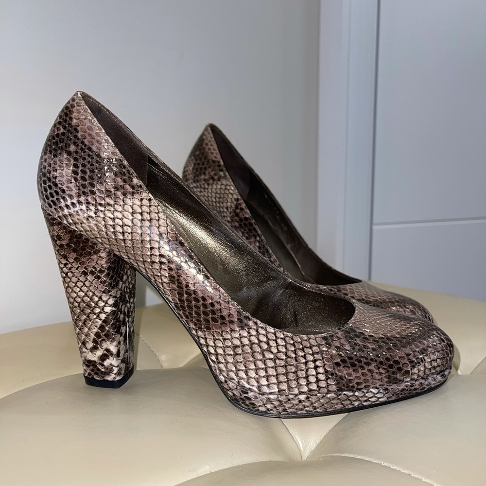 Stuart Weitzman Heels 🤎